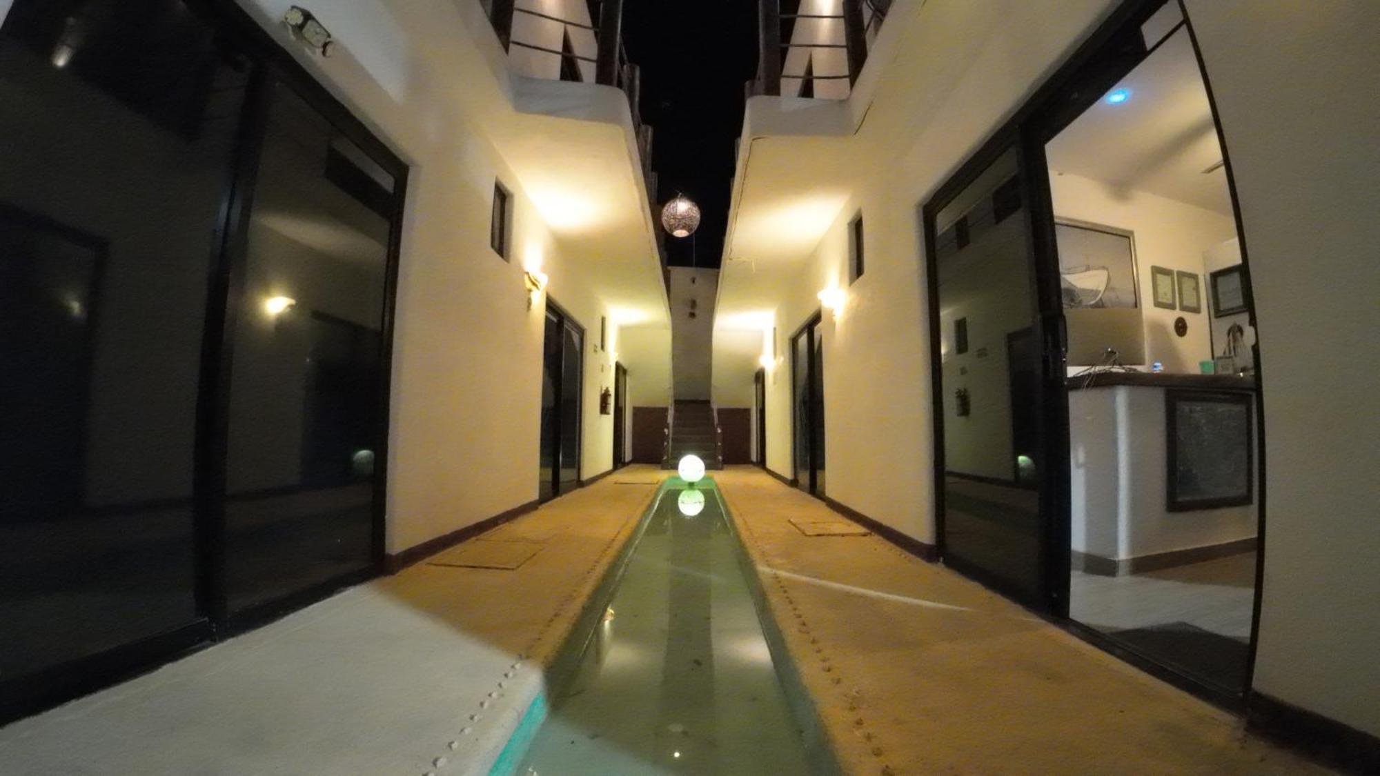Ade Hotel Бакалар Экстерьер фото