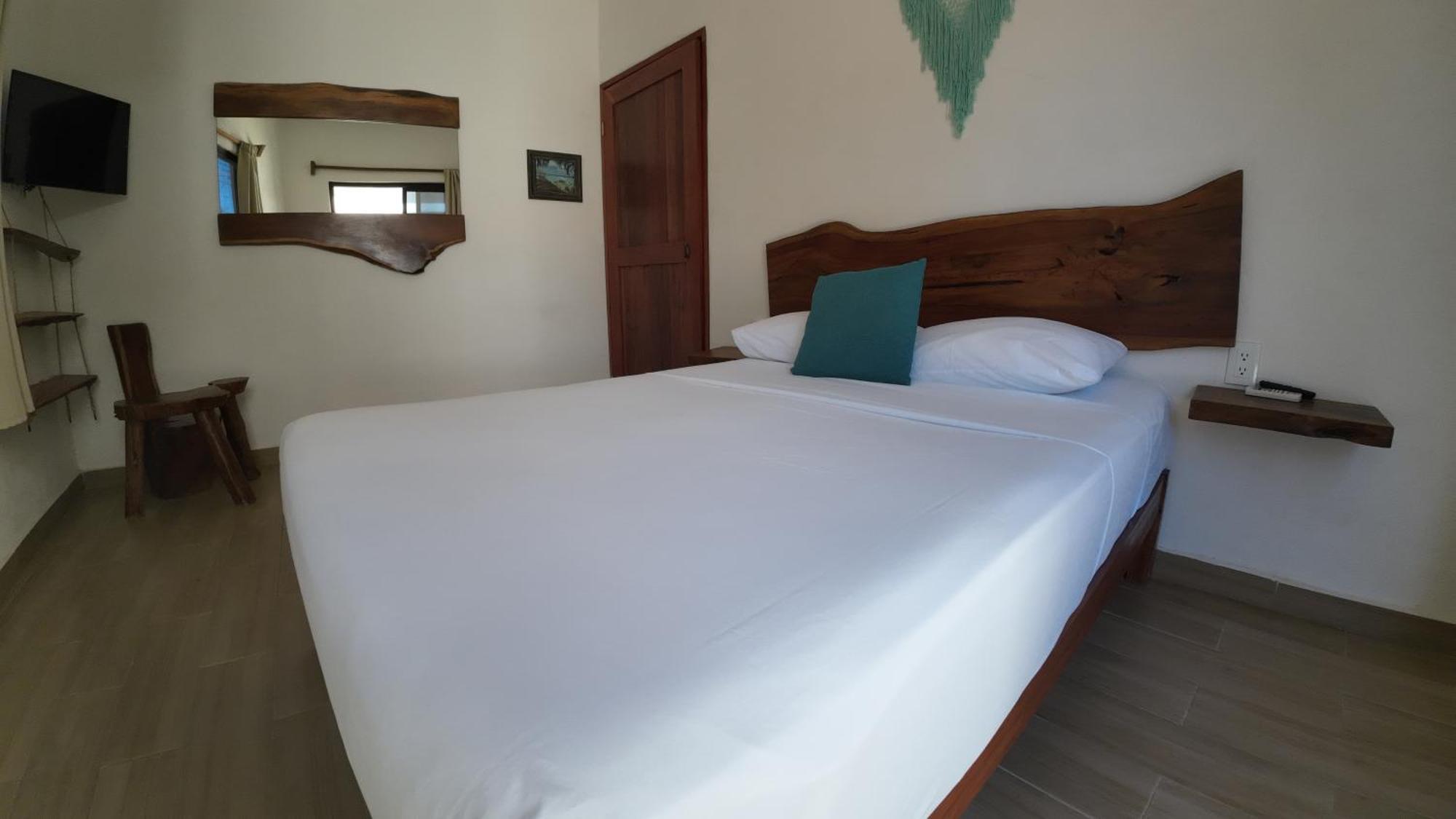 Ade Hotel Бакалар Экстерьер фото
